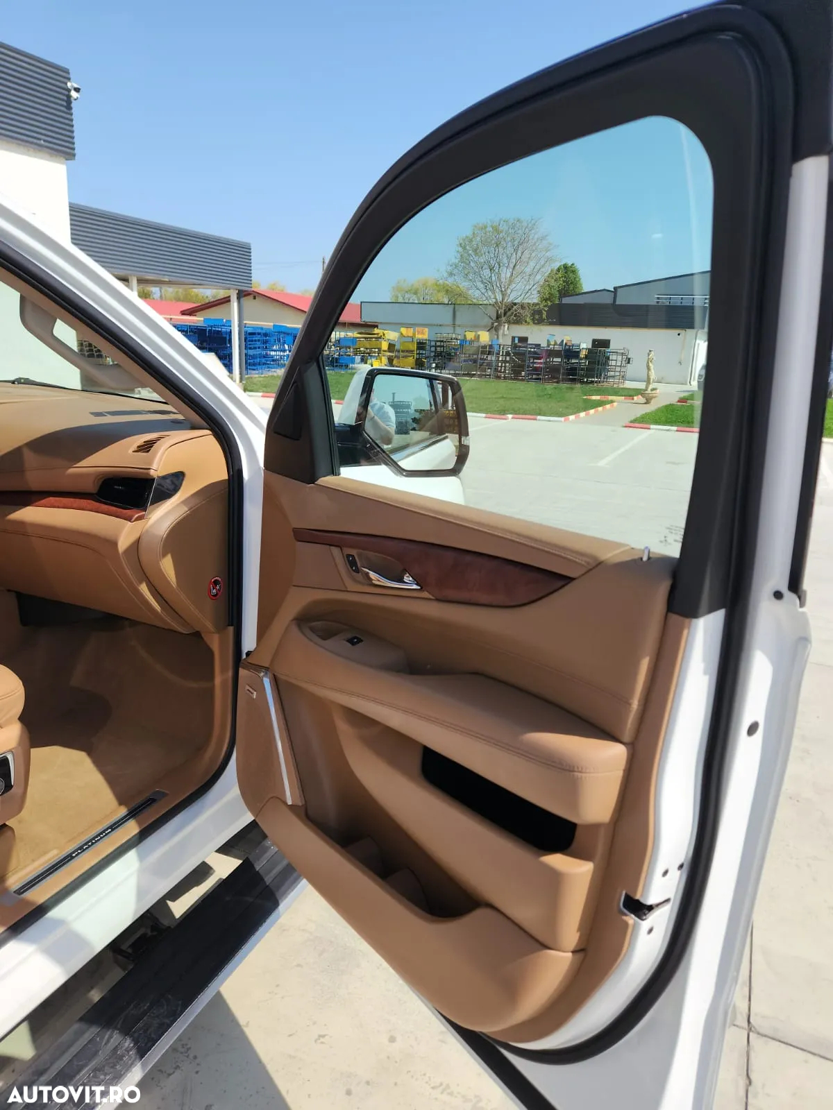 Cadillac Escalade - 27