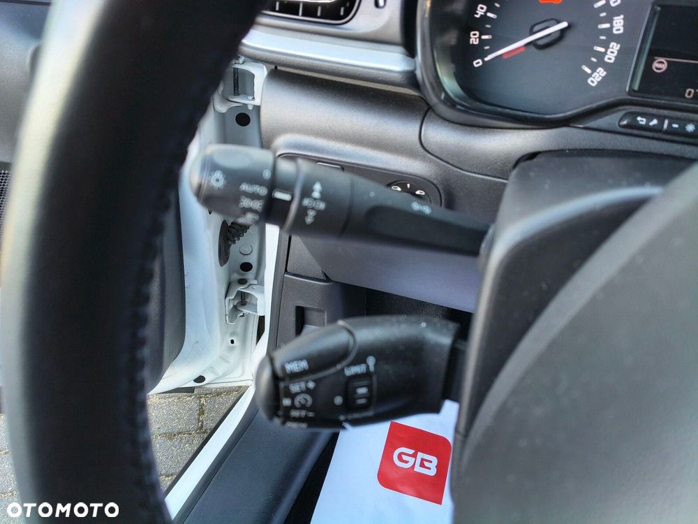 Citroën C3 1.2 PureTech Shine EAT6 - 24