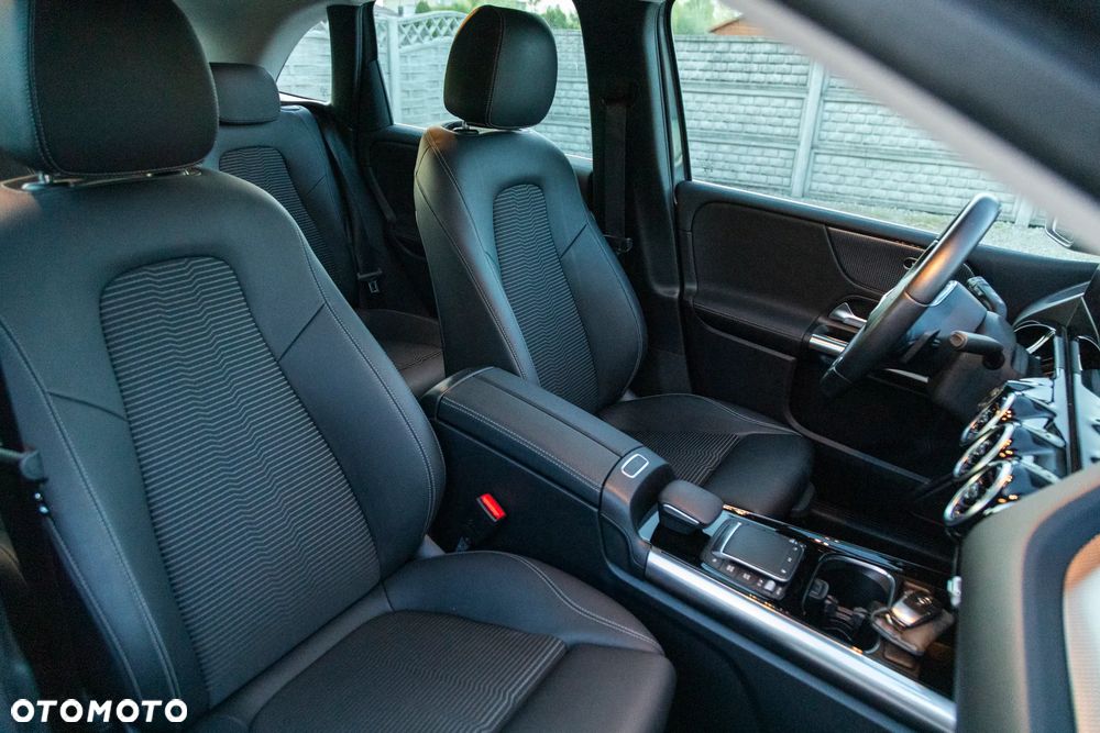 Mercedes-Benz Klasa B 180 7G-DCT - 11