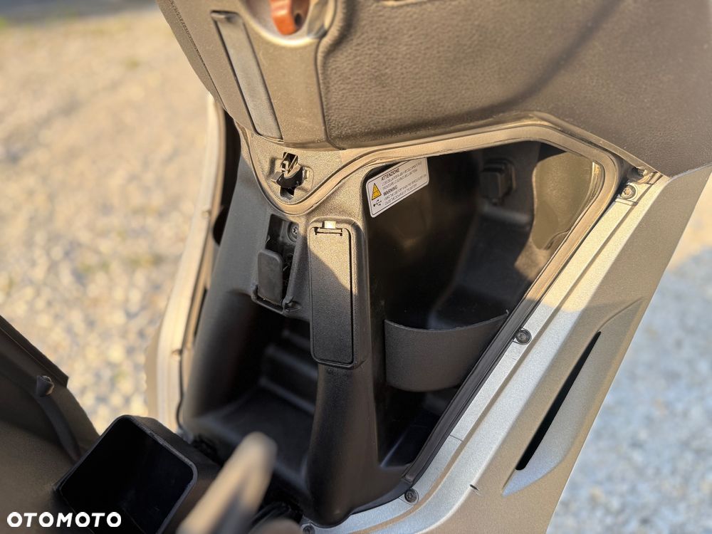 Piaggio Beverly - 17