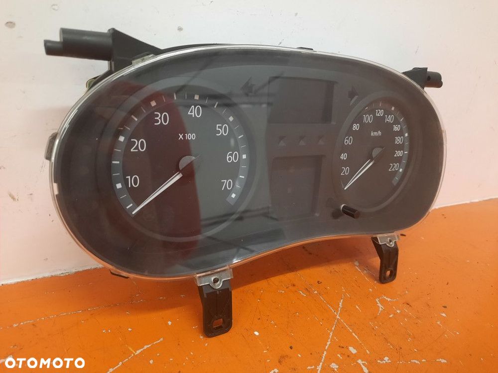 RENAULT CLIO II 2 LIFT 01-05 1,2MT LICZNIK ZEGARY P8200276525 - 2