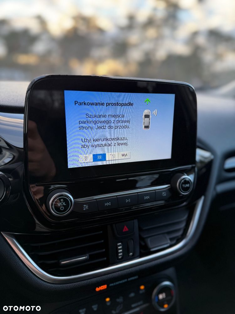 Ford Fiesta 1.0 EcoBoost Titanium - 24