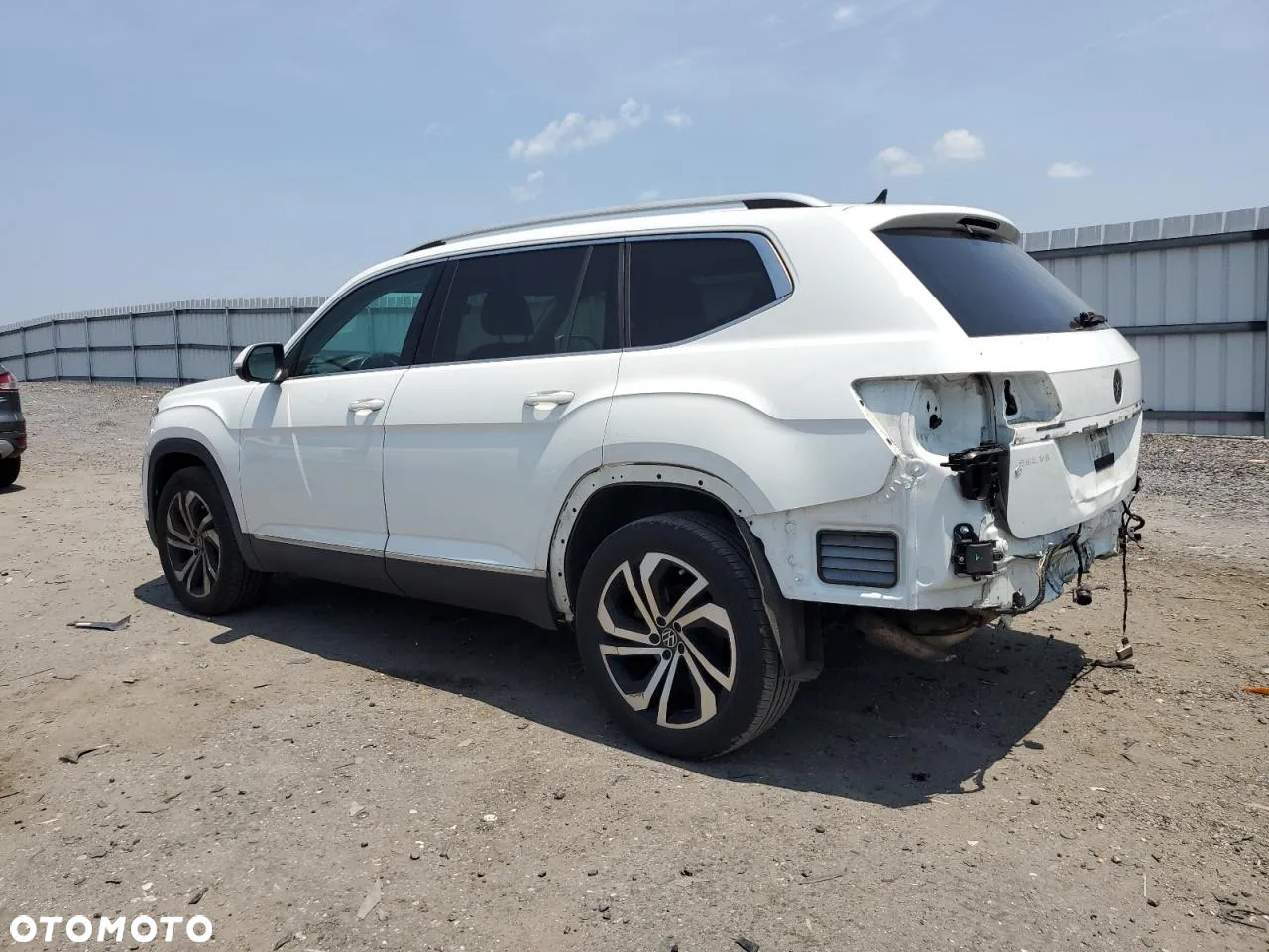 Volkswagen Atlas - 2