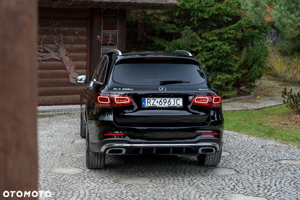 Mercedes-Benz GLC 200 d 4Matic 9G-TRONIC AMG Line - 19