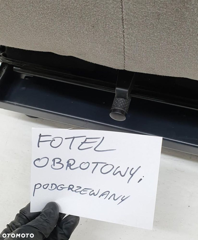 FOTEL OBROTOWY KAPITAŃSKI GRZANY PRAWY PRZÓD PASAŻERA RENAULT TRAFIC II EUR - 8
