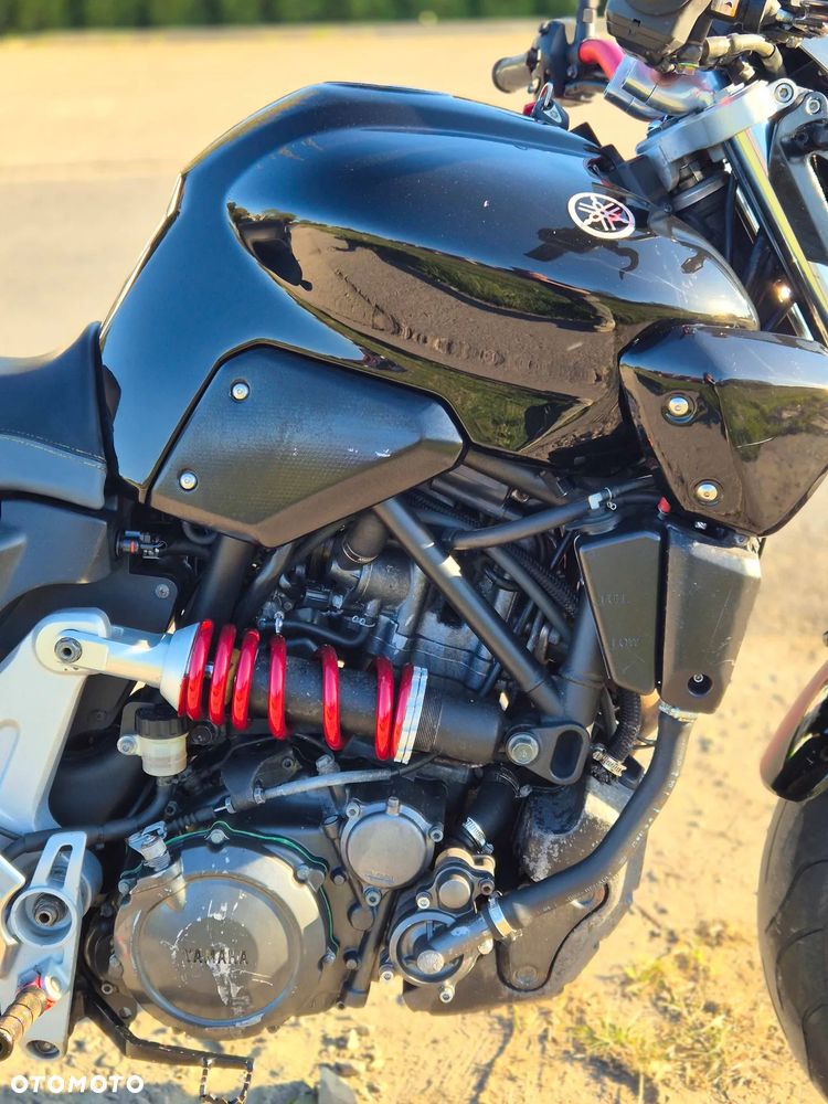 Yamaha MT - 19