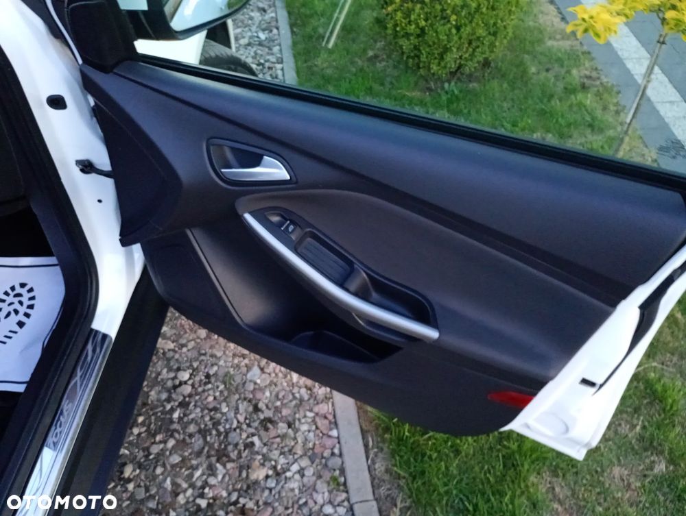 Ford Focus 1.0 EcoBoost Start-Stopp-System SYNC Edition - 18