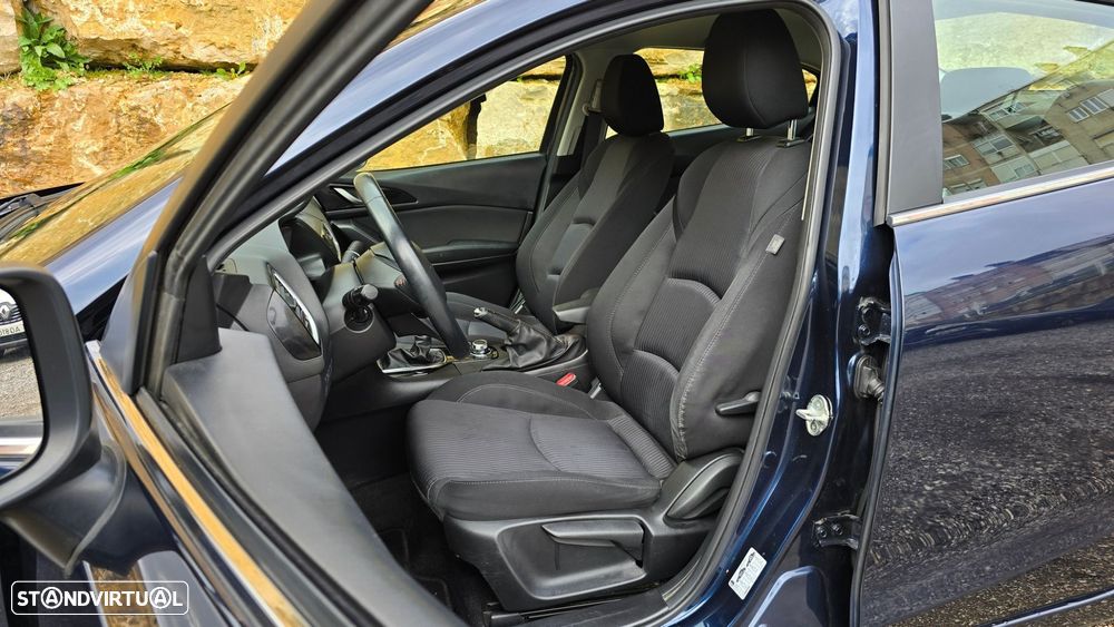 Mazda 3 Hatchback - 30