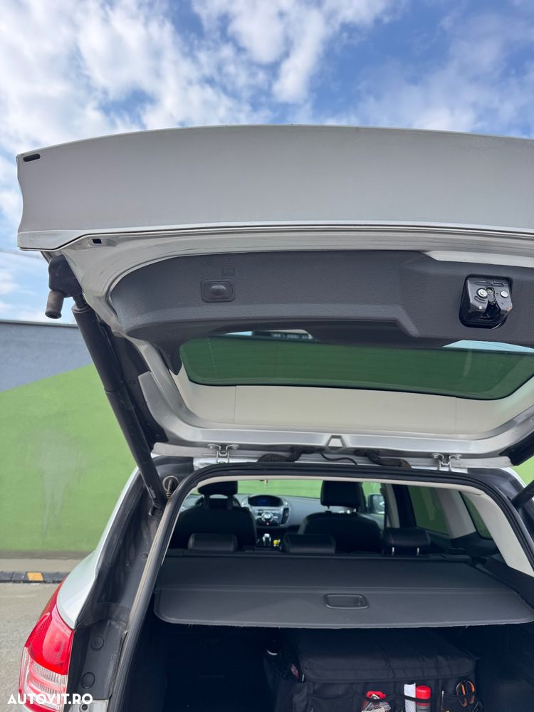 Ford Kuga 2.0 TDCi 4WD Powershift Titanium - 5