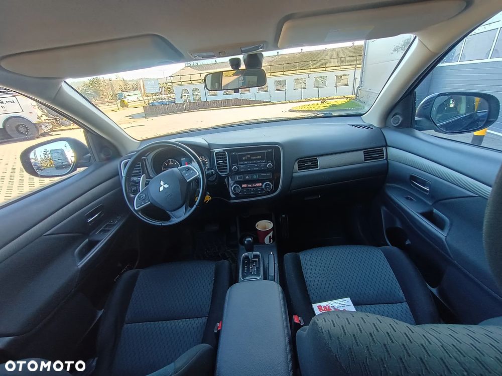 Mitsubishi Outlander 2.2 DI-D 4WD Automatik Instyle - 6