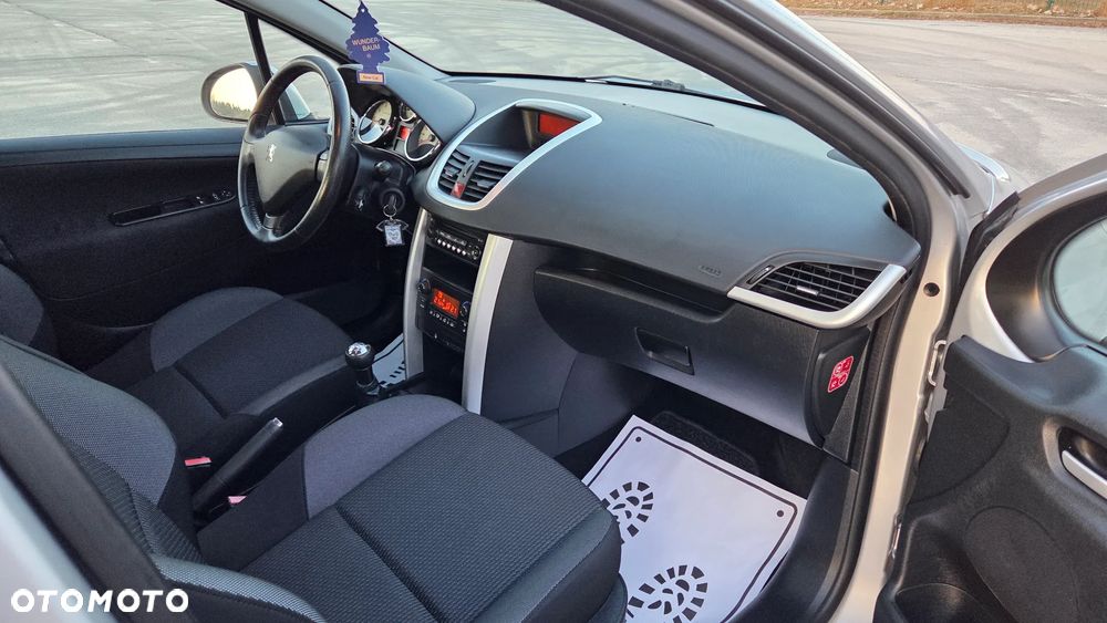 Peugeot 207 95 VTi Urban Style - 21