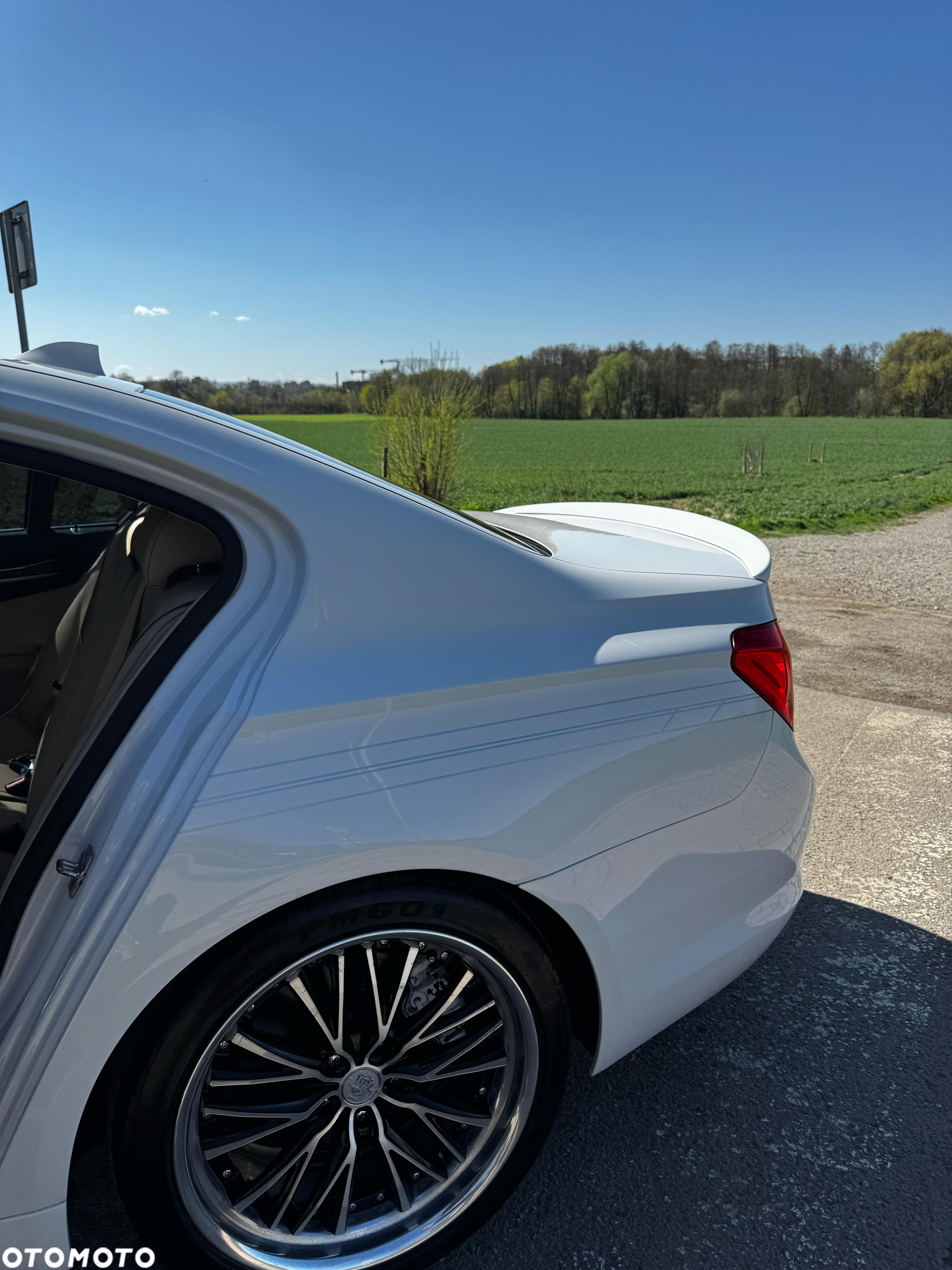 BMW Seria 7 740i - 32