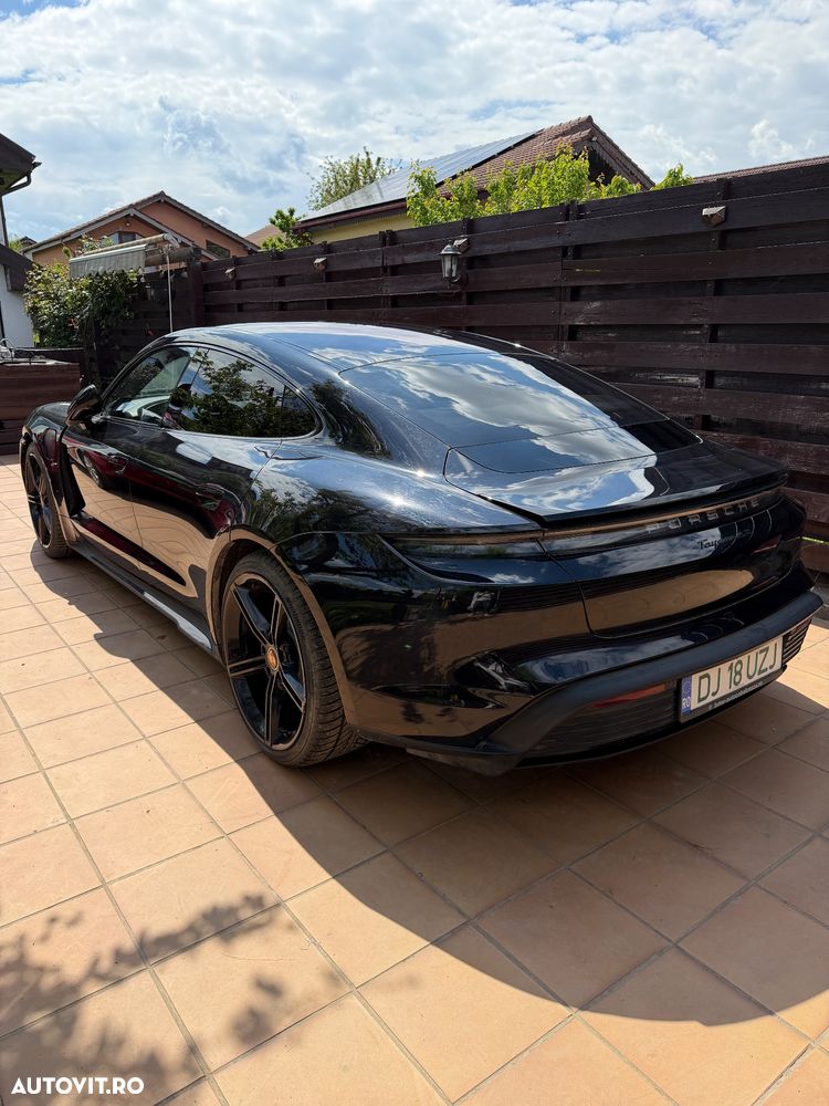 Porsche Taycan 4S - 15