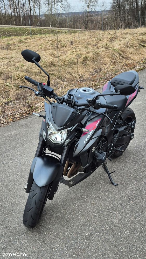 Suzuki GSX - 1
