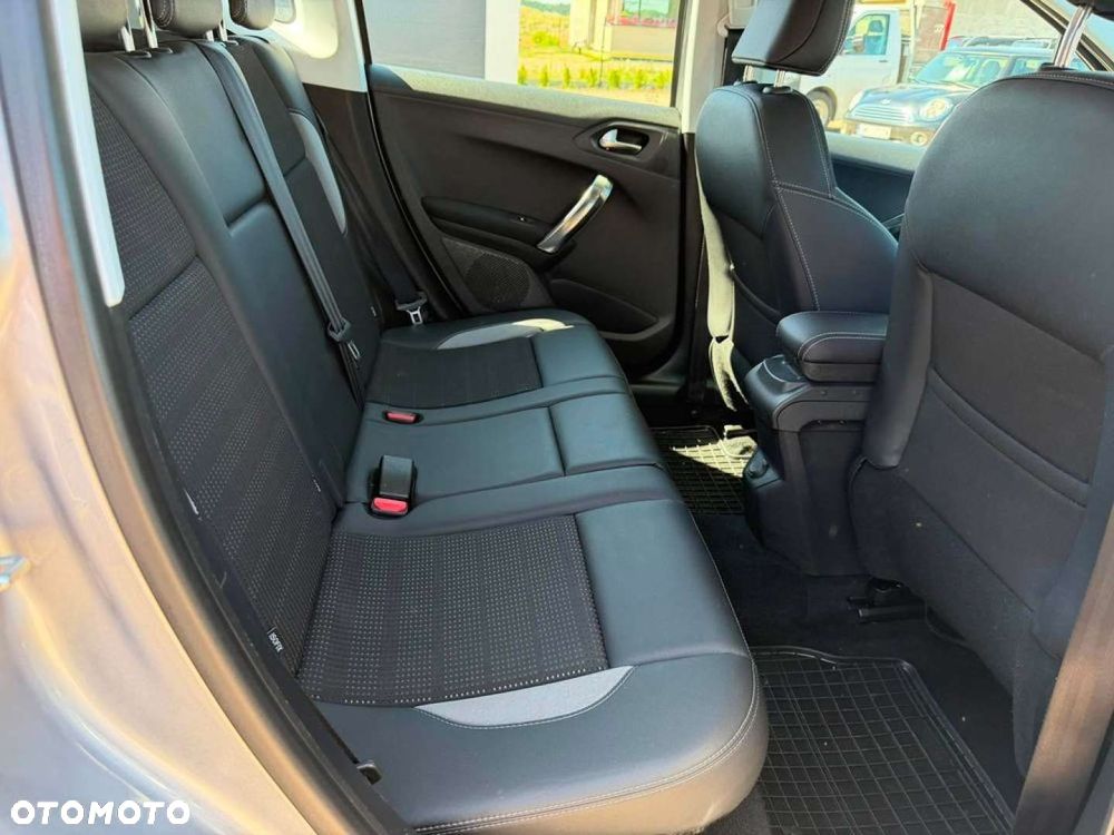 Peugeot 2008 - 15