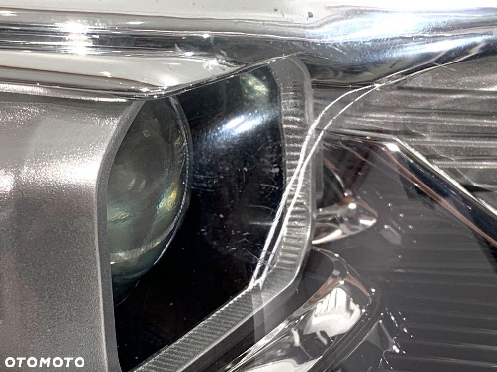 REFLEKTOR PRAWY PRZÓD XENON  FORD KUGA II (DM2) 2012 - 2022 1.5 EcoBoost 110 kW [150 KM] benzyna - 2