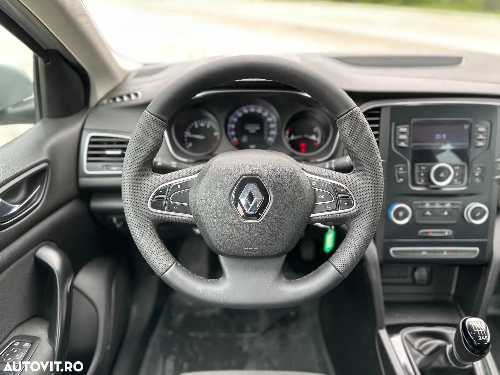 Renault Megane Blue dCi Life - 11
