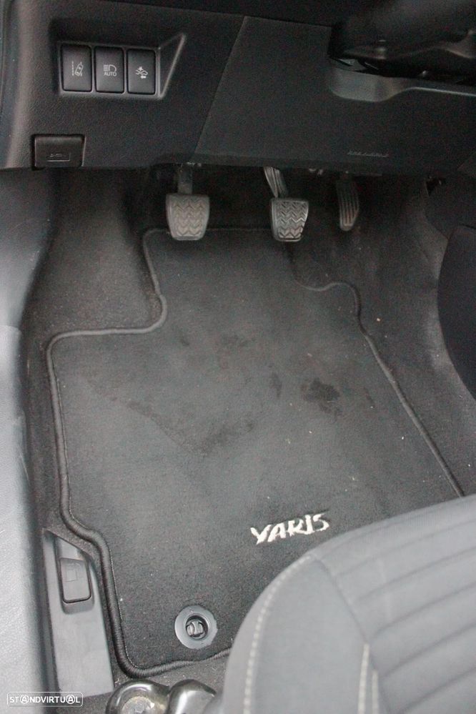 Toyota Yaris 1.0 VVT-i Comfort+P.Style - 11