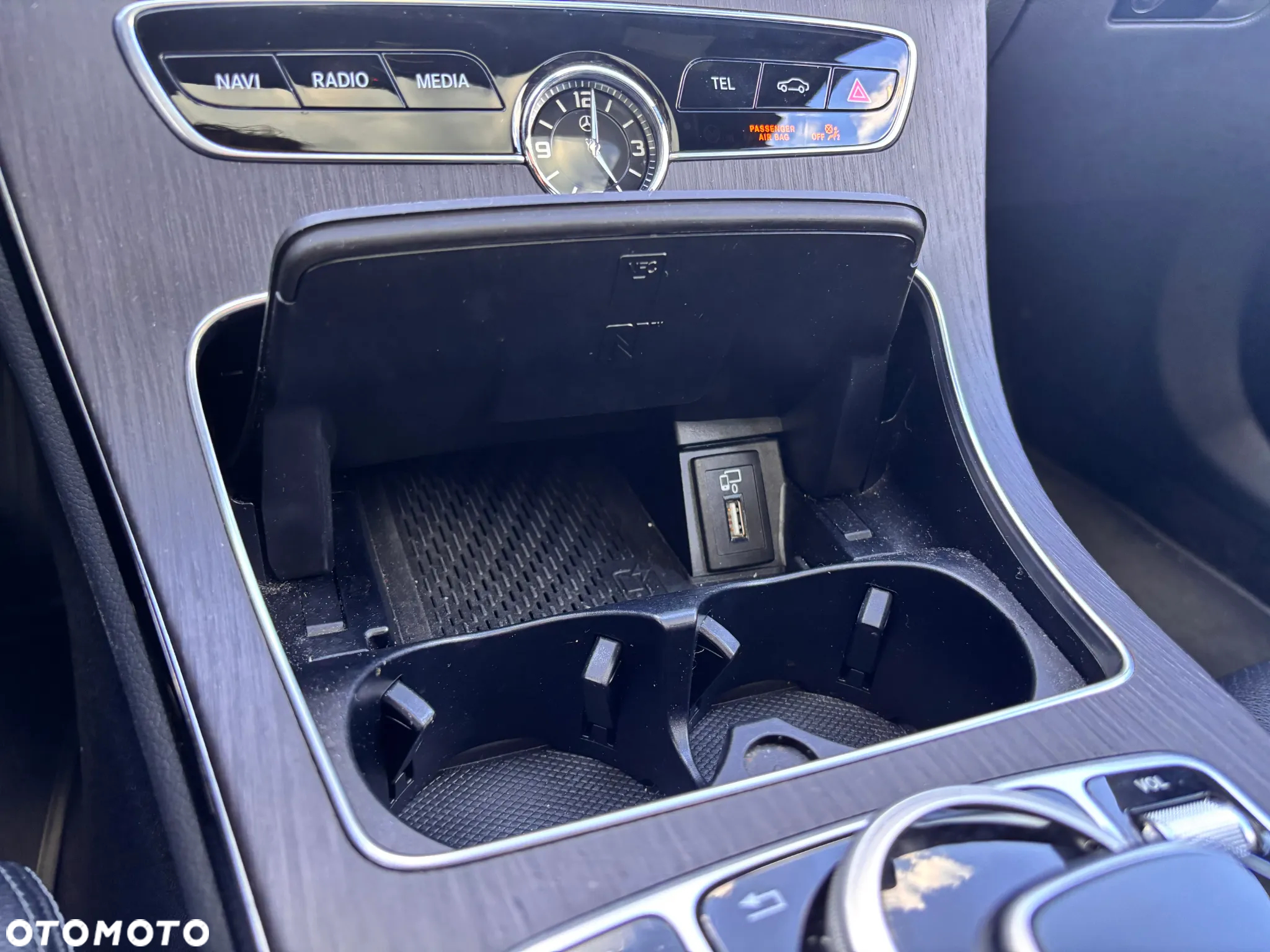 Mercedes-Benz Klasa C 300 T 4Matic 9G-TRONIC AMG Line - 26