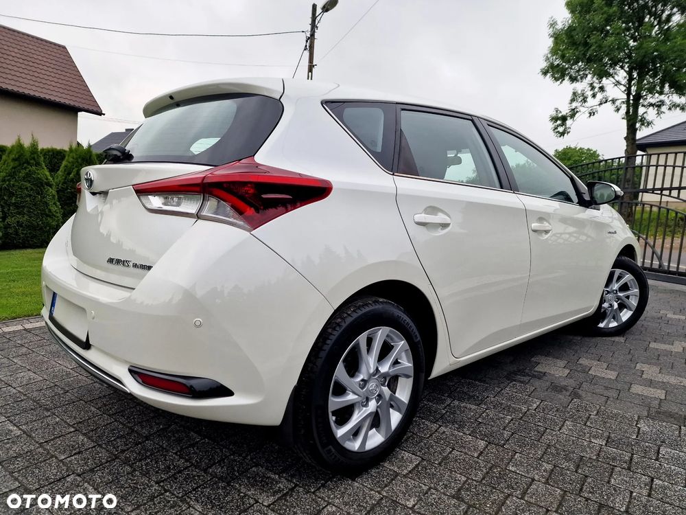 Toyota Auris Hybrid 135 Premium - 3