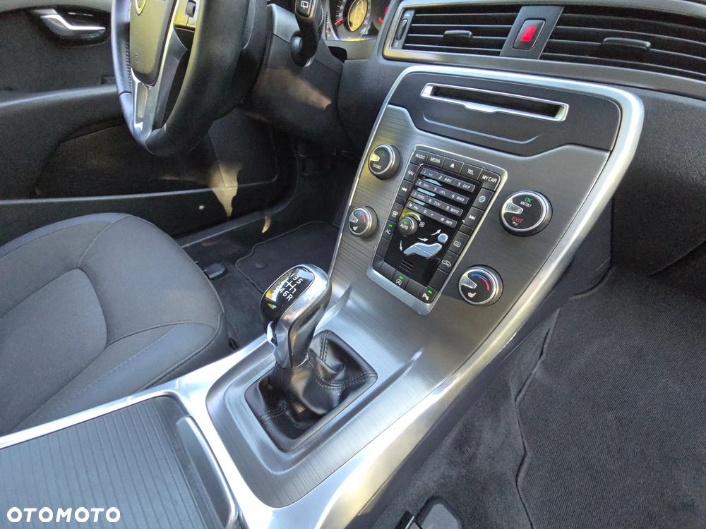 Volvo V70 D3 Kinetic - 33