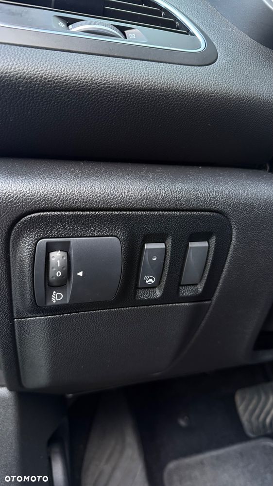 Renault Megane ENERGY dCi 110 EDC BOSE EDITION - 12
