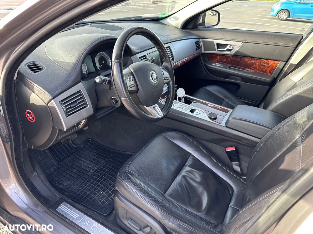 Jaguar XF 3.0 V6 Diesel Edition - 9