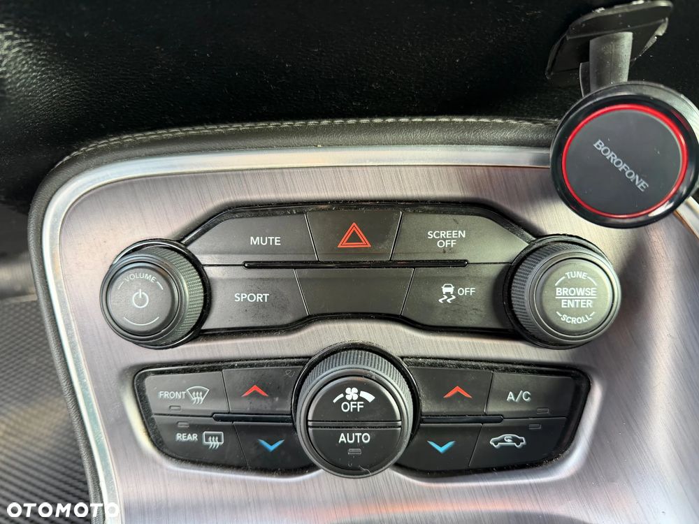 Dodge Challenger 3.6 SXT Plus - 15