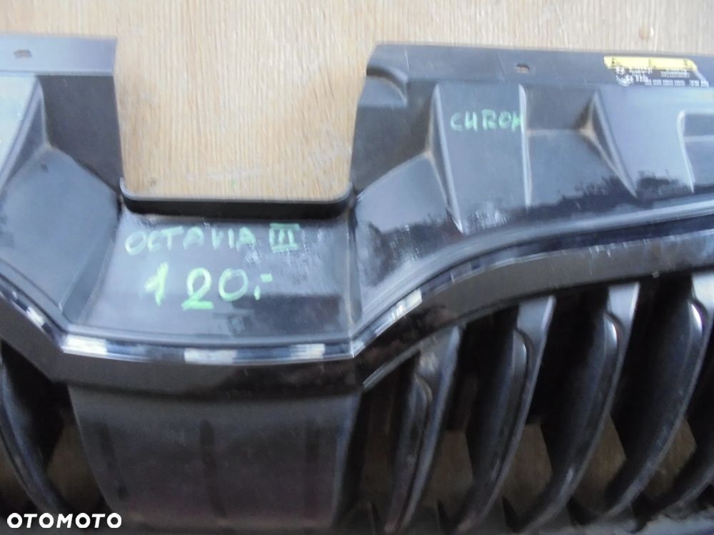 SKODA OCTAVIA III GRILL CHROM ATRAPA EUROPA - 2