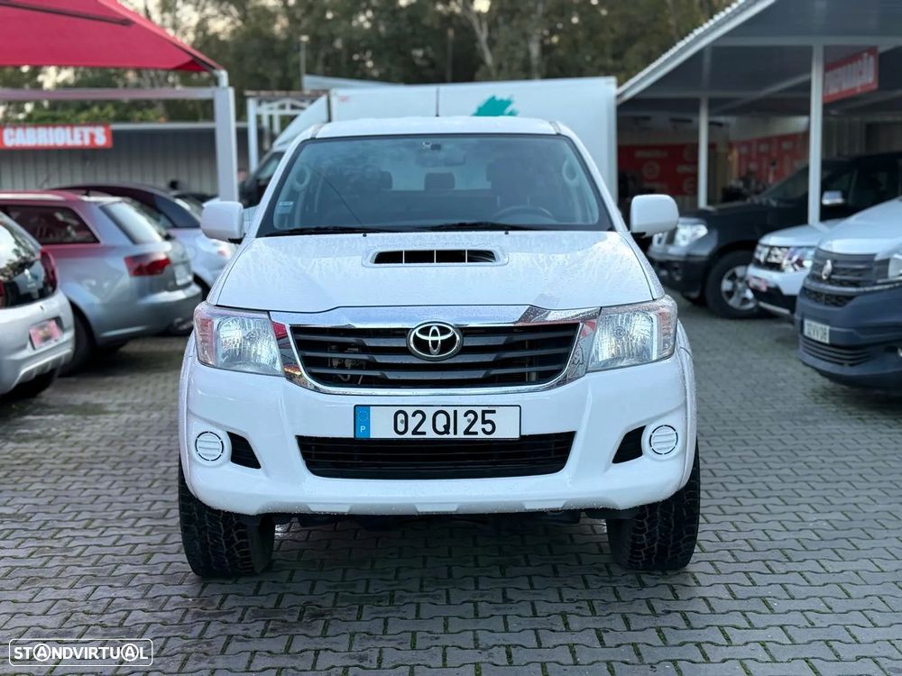 Toyota Hilux - 12