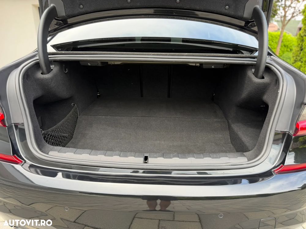 BMW Seria 3 330e AT PHEV - 12