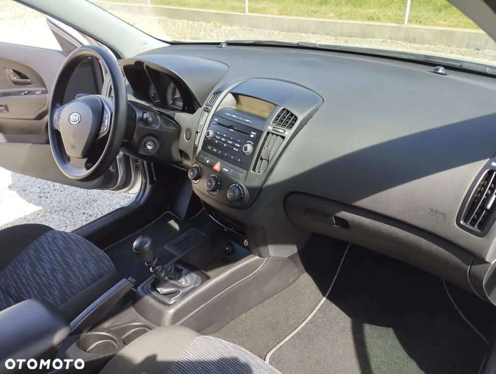 Kia Ceed 1.4 CVVT Attract - 18