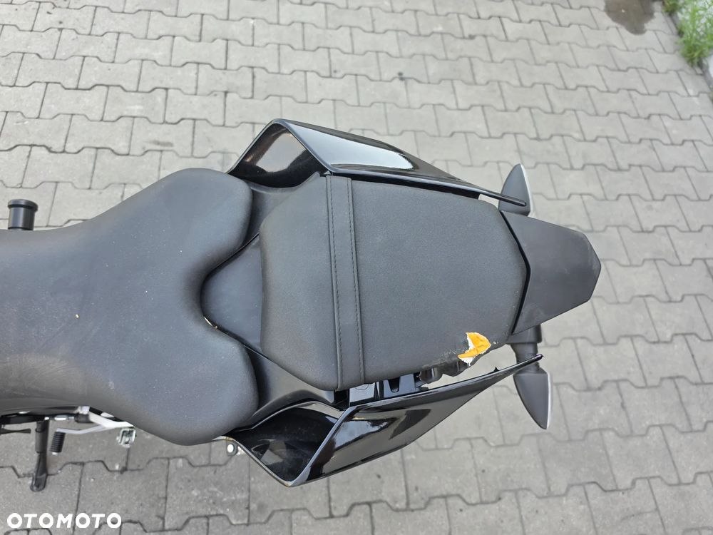 Yamaha YZF - 31
