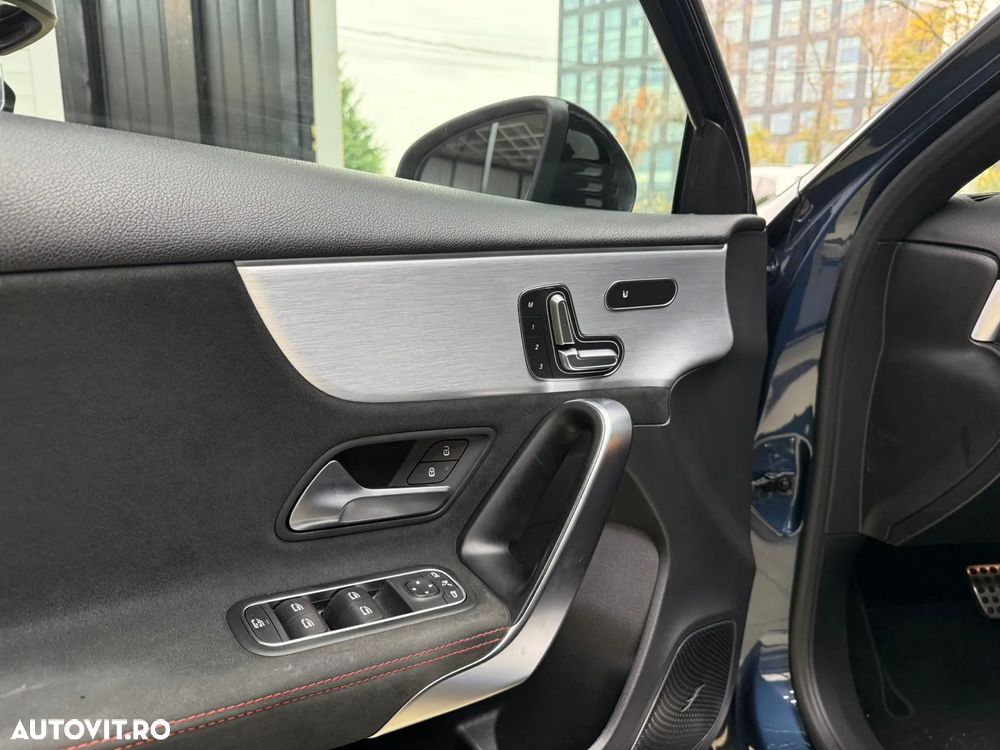 Mercedes-Benz A AMG 35 4MATIC+ Aut. - 23