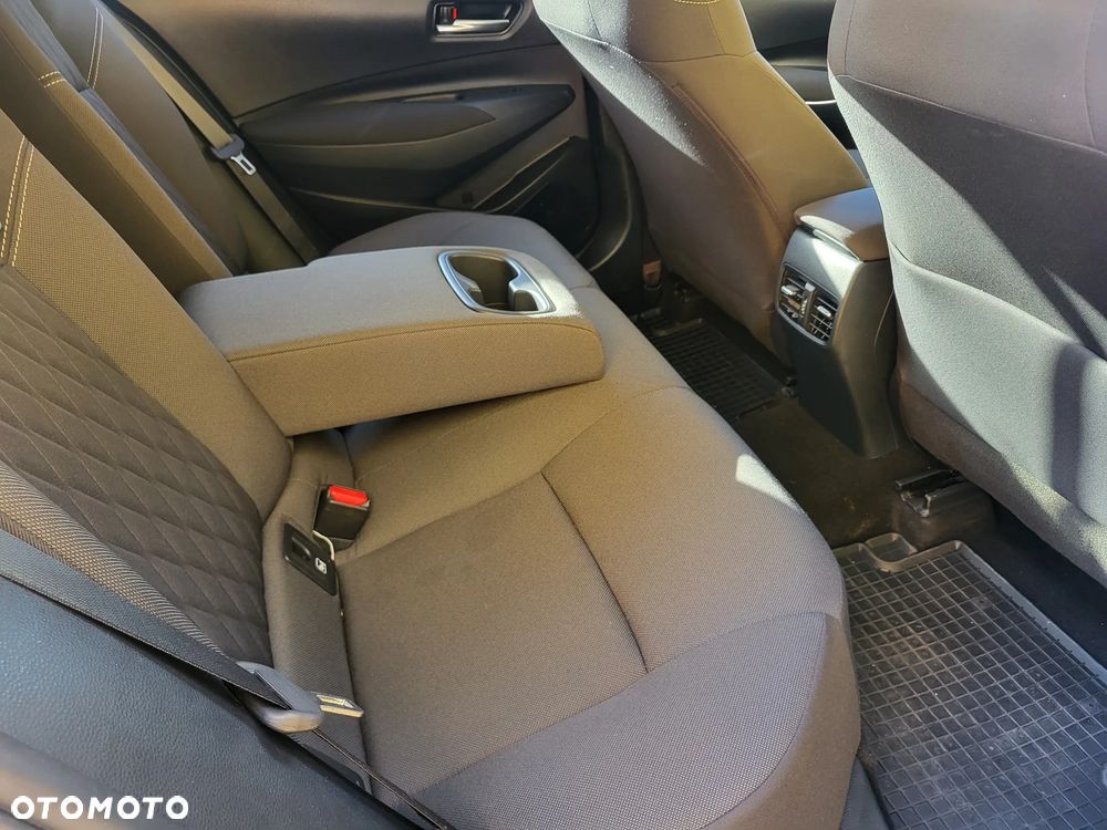 Toyota Corolla - 13