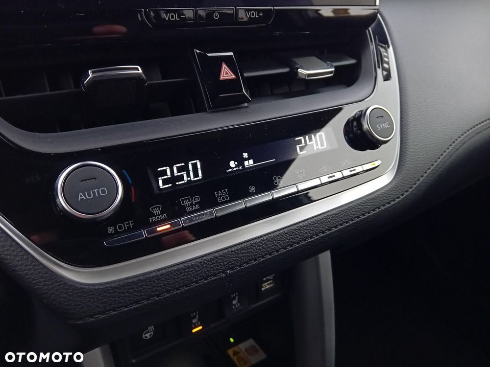 Toyota Corolla Cross - 16