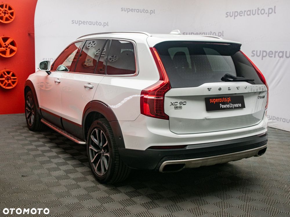 Volvo XC 90 - 9