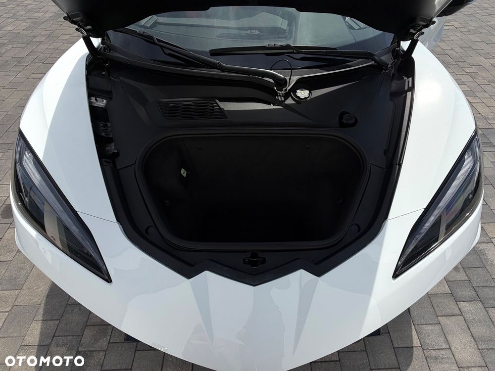 Chevrolet Corvette - 25