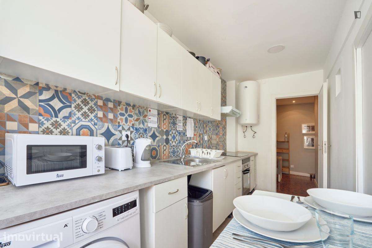 Quarto - localizado em Benfica Lisbon - Grande imagem: 5/32