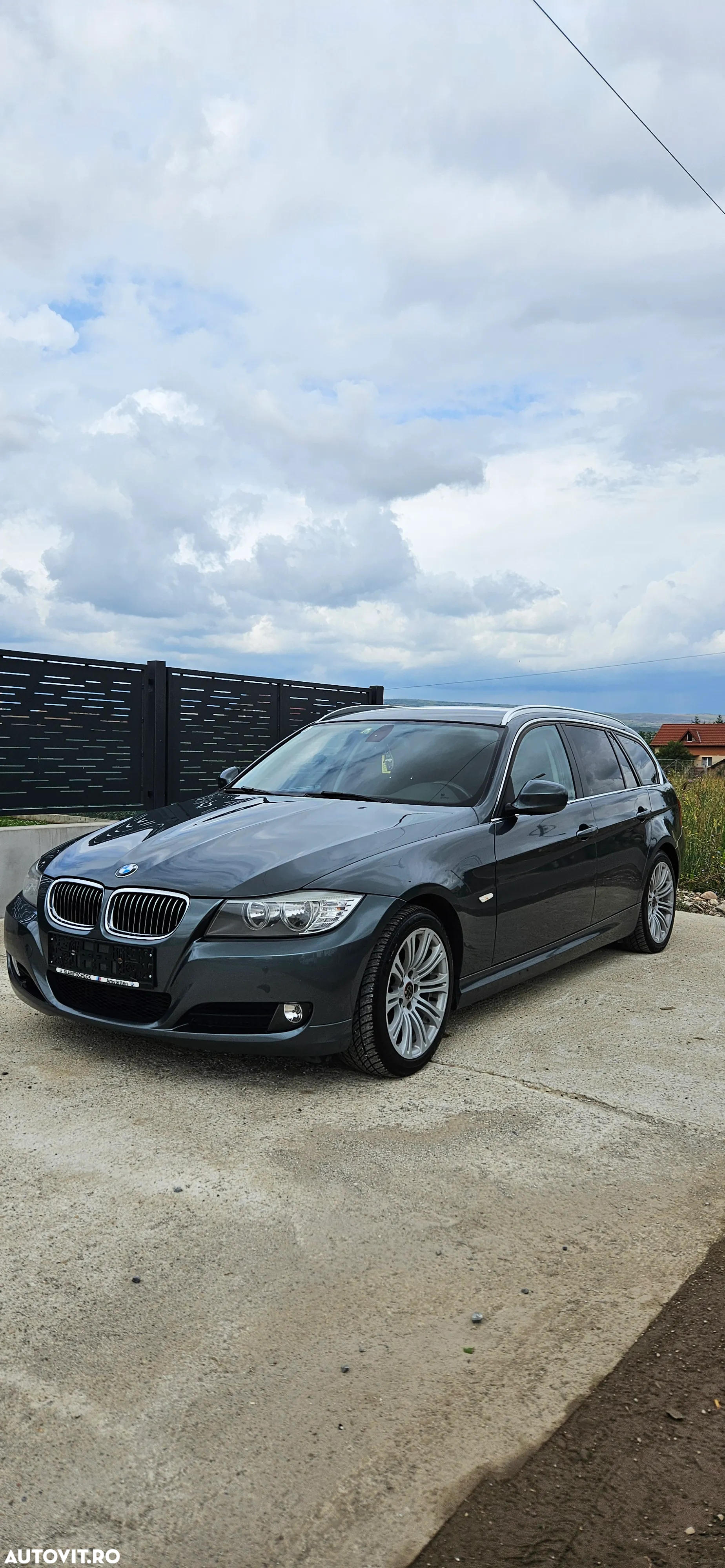 BMW Seria 3 318d DPF Touring Edition Exclusive - 2
