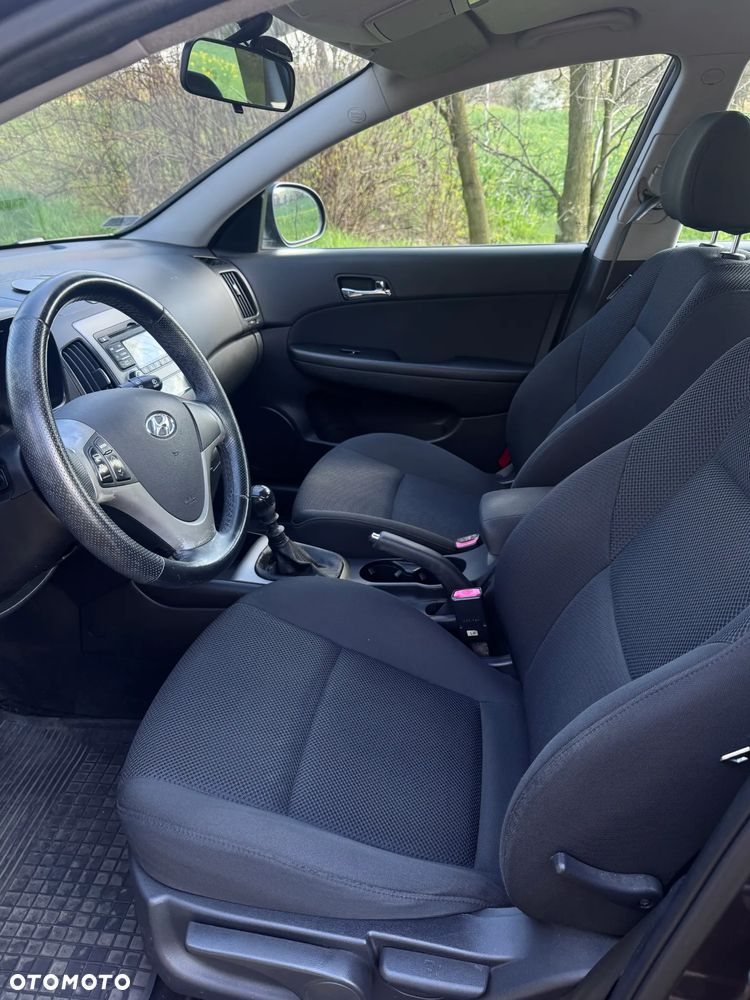 Hyundai i30 1.6 CRDi Comfort - 11