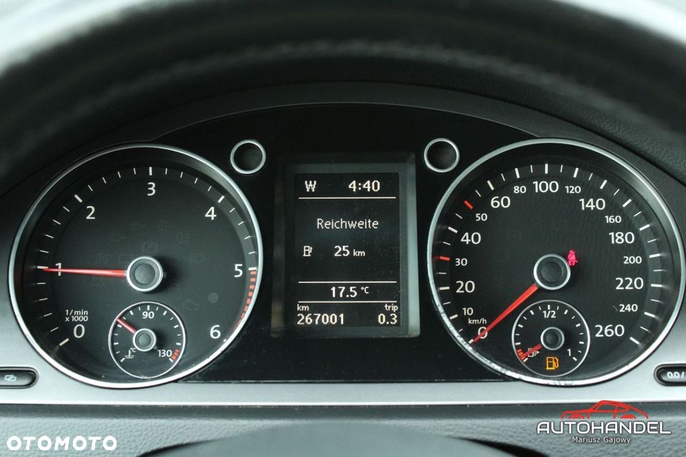 Volkswagen Passat - 12