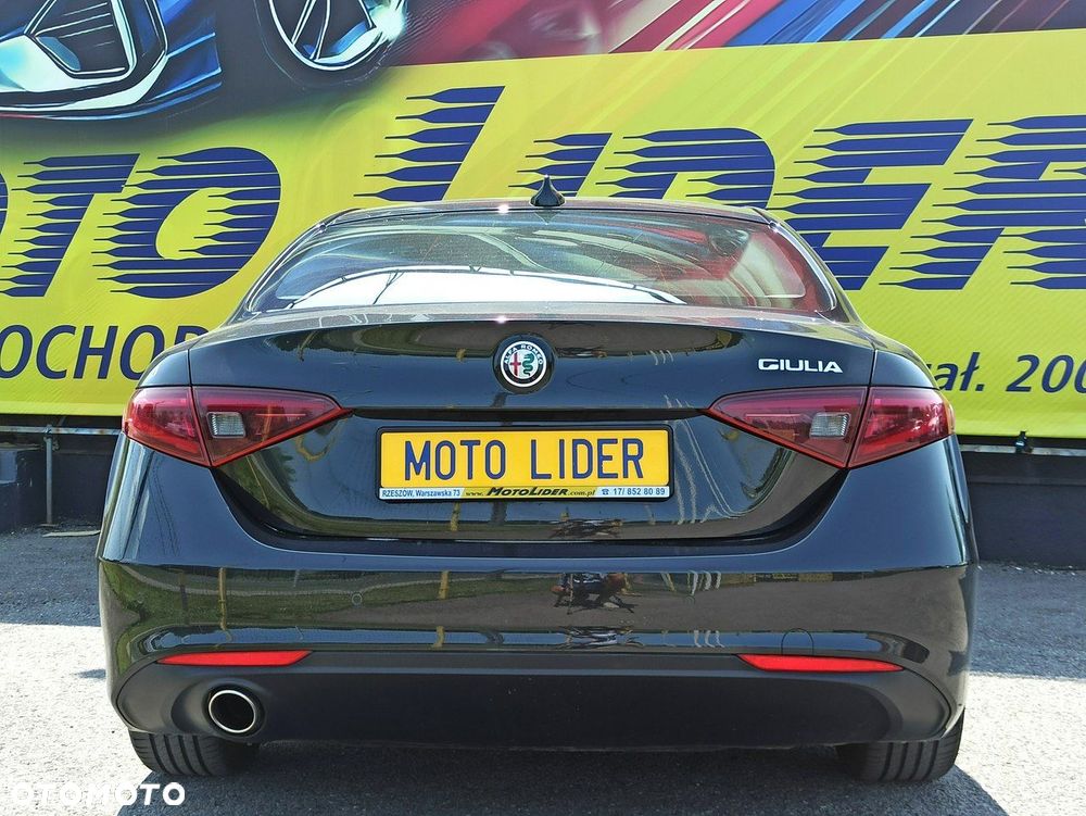Alfa Romeo Giulia - 5