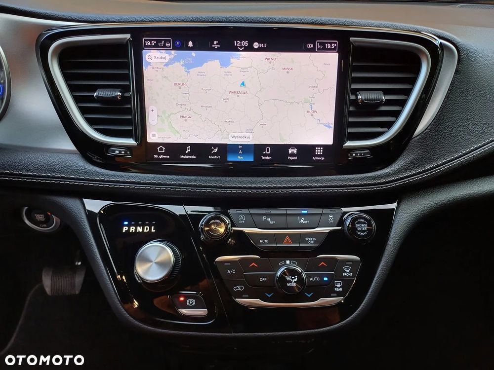 Chrysler Pacifica - 30