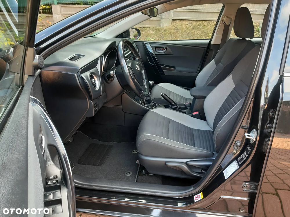 Toyota Auris - 11
