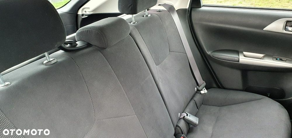 Subaru Impreza - 12