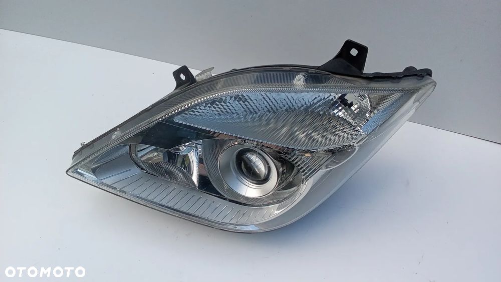 Lampa prawa Bi Xenon Mercedes sprinter 906 Europa kompletna bdb.