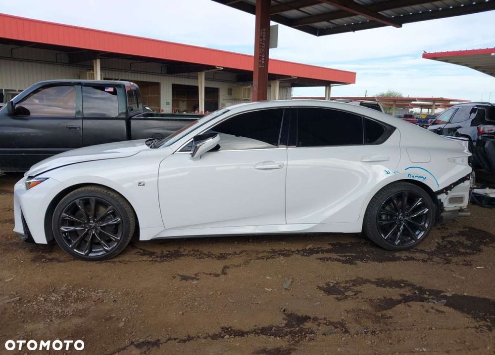 Lexus IS - 4
