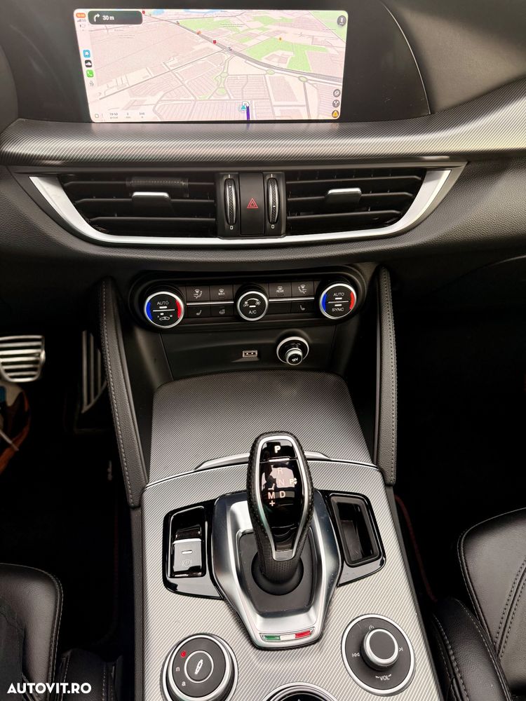 Alfa Romeo Stelvio 2.0 Turbo 16V AT8-Q4 Veloce - 16