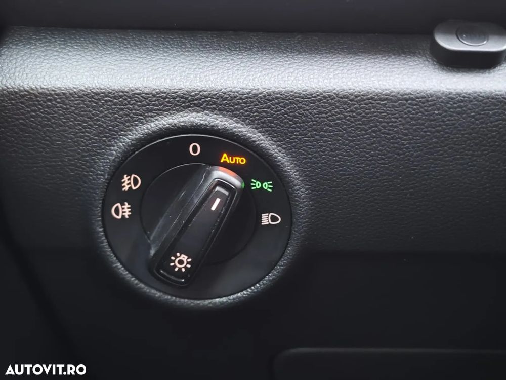 Volkswagen T-Roc 1.0 TSI Advanced - 24